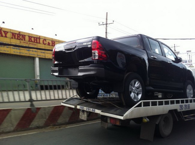 Toyota Hilux revo da ve Việt Nam